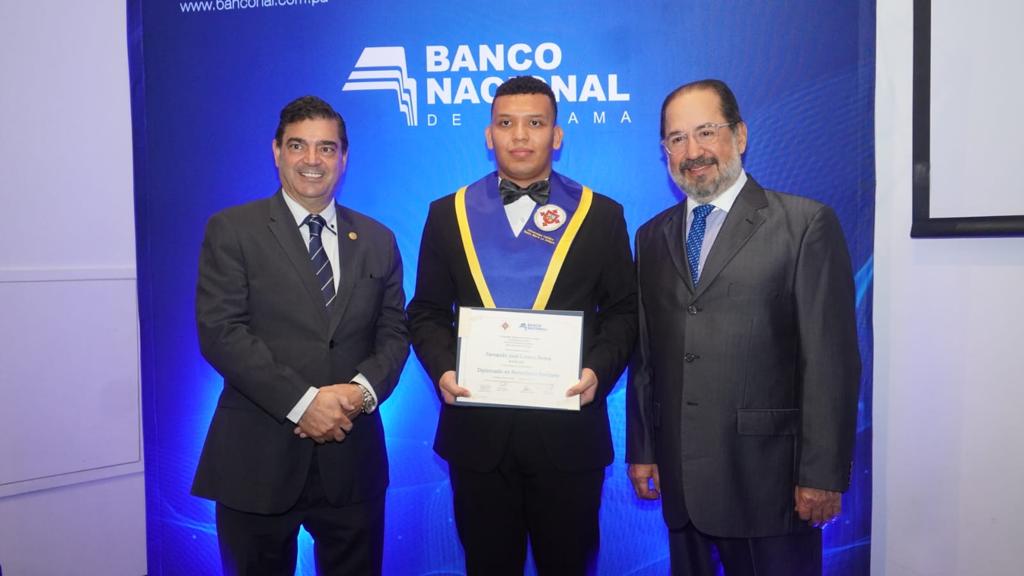 Graduación de la cuarta versión del Diplomado en Periodismo Bancario 25 IMG 20231202 WA0061