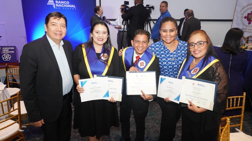 Graduación de la cuarta versión del Diplomado en Periodismo Bancario 29 IMG 20231202 WA0064