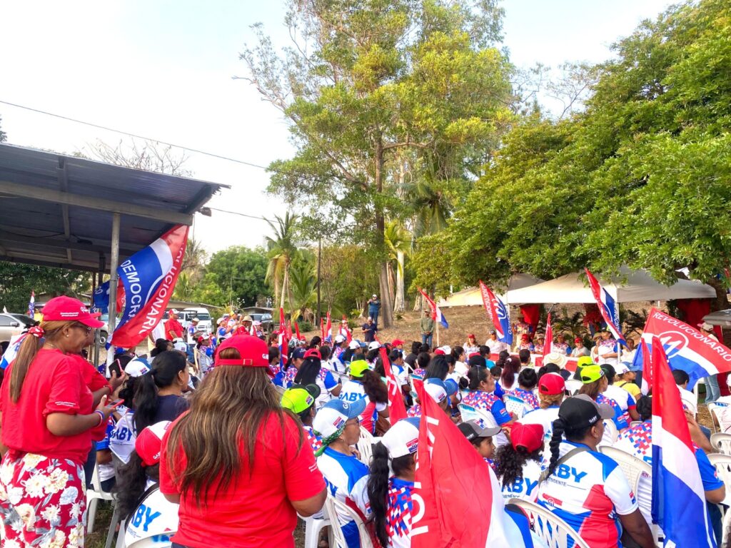 Miles expresaron su apoyo a Julieta de Carrizo en su recorrido por Río Hato, El Chirú y Antón 2 IMG 20240403 WA0218