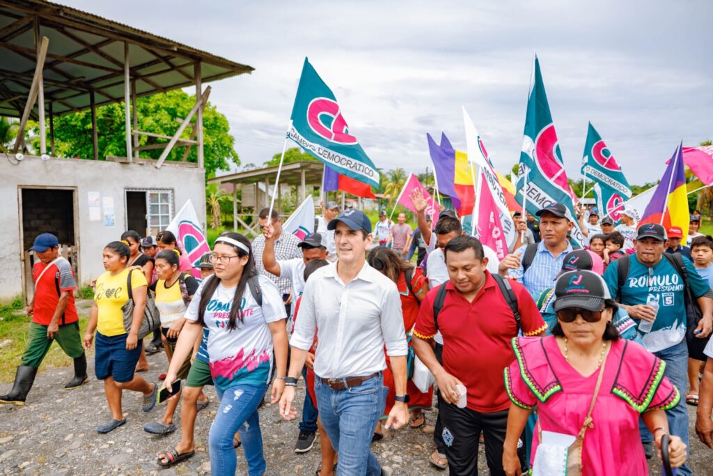 Rómulo Roux, el único que ha recorrido todo el país consolida su fuerza en la Comarca Ngöbe Buglé 3 IMG 20240422 WA0027