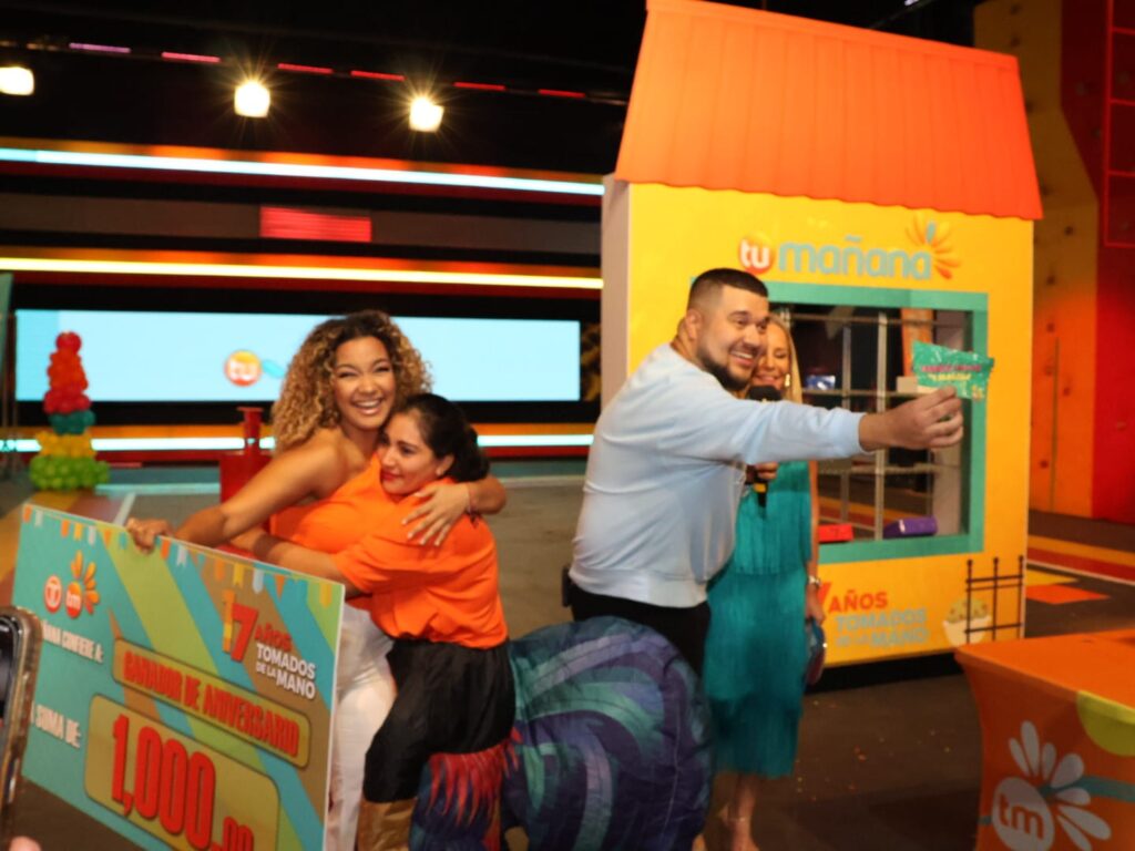 Celebración de los 17 Años de "Tu Mañana": Una Trayectoria de Compromiso y Cercanía.La mejor compañía del día. 18 IMG 20240625 WA0125