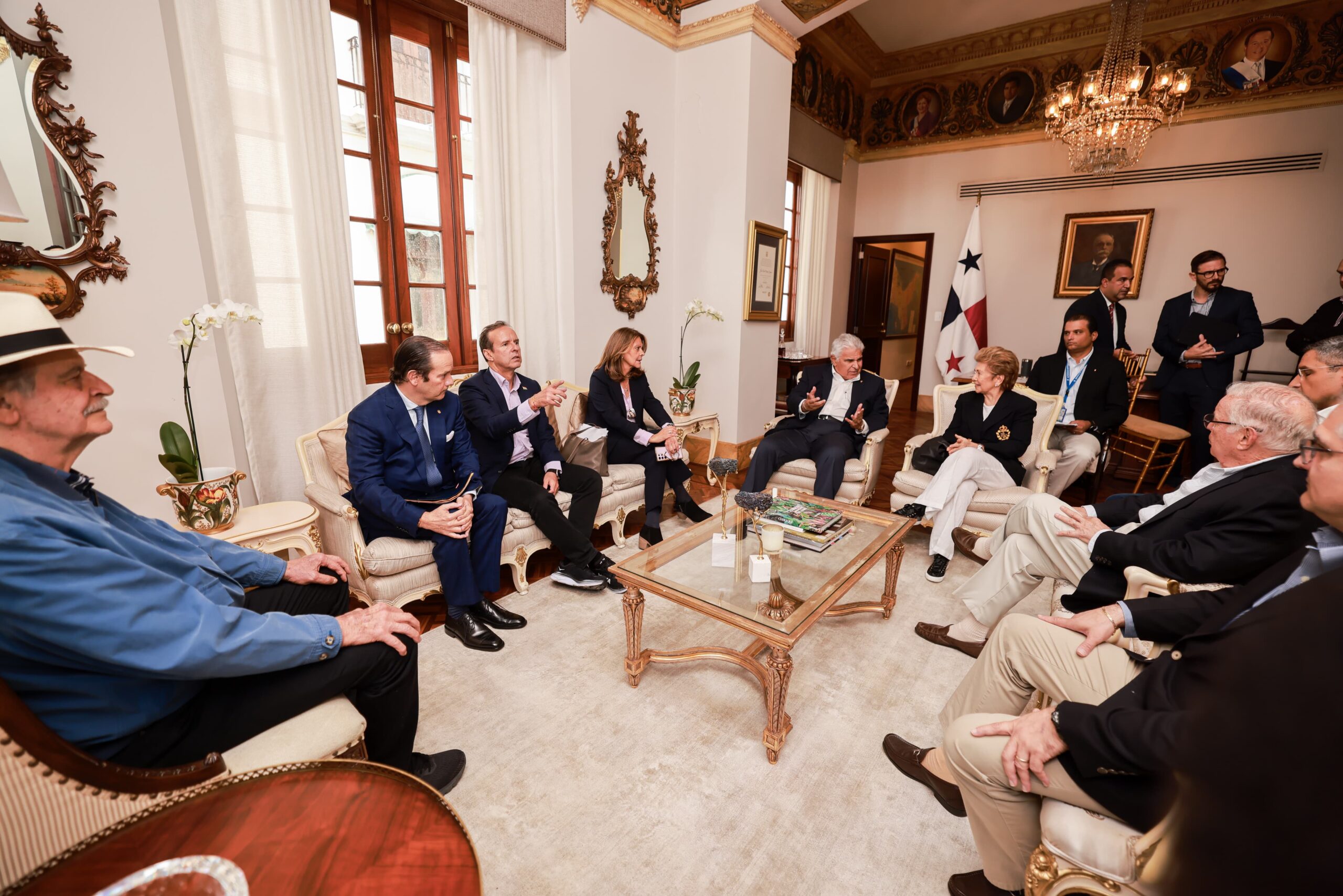 Expresidentes entre ellos Mireya Moscoso condenan que se impidiera salir su avión a Venezuela 4 IMG 20240726 WA0119 scaled