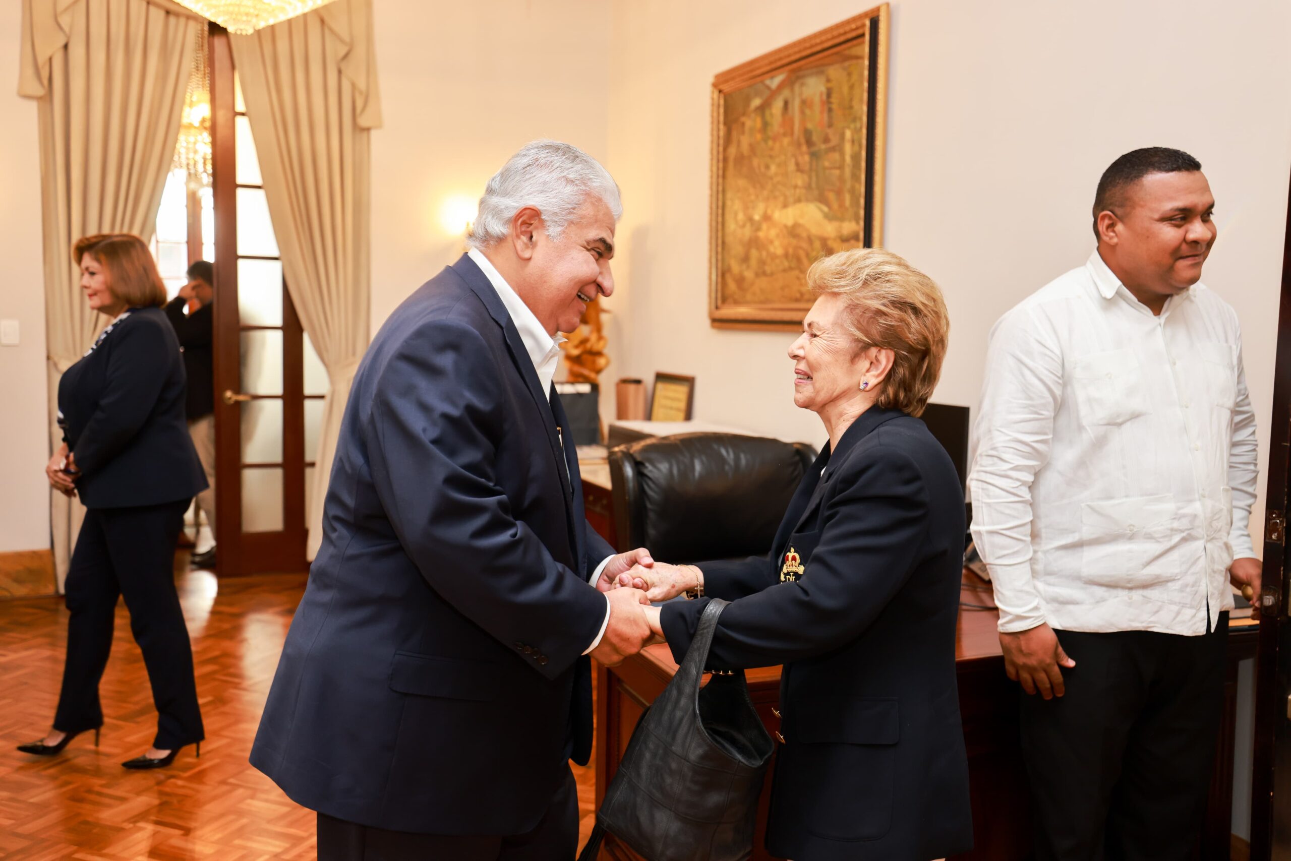 Expresidentes entre ellos Mireya Moscoso condenan que se impidiera salir su avión a Venezuela 9 IMG 20240726 WA0121 scaled
