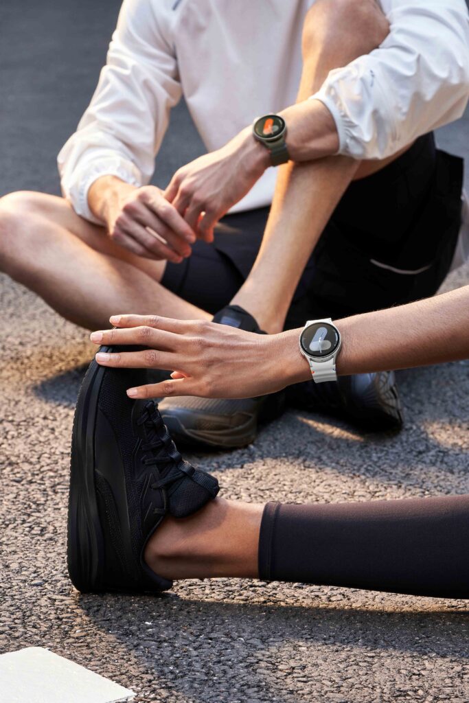 006 lifestyle galaxy watch7 green silver