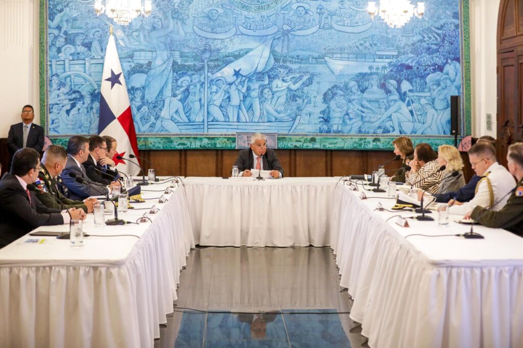 Presidente Mulino y jefa del Comando Sur analizan crisis de Venezuela, migración y seguridad 3 IMG 20240806 WA0318