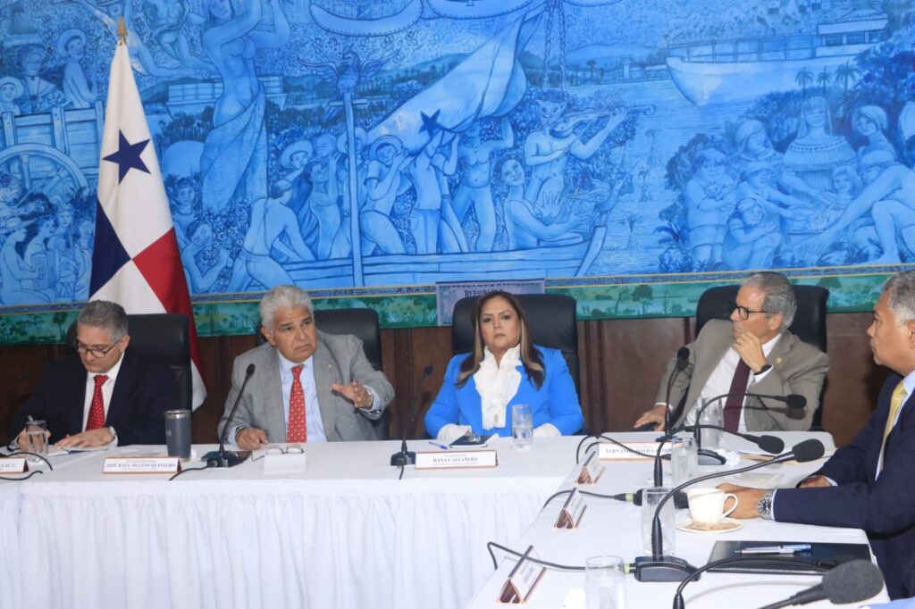 Presidente Mulino se reúne con jefes de bancadas de la Asamblea Nacional 2 IMG 20240906 WA0163