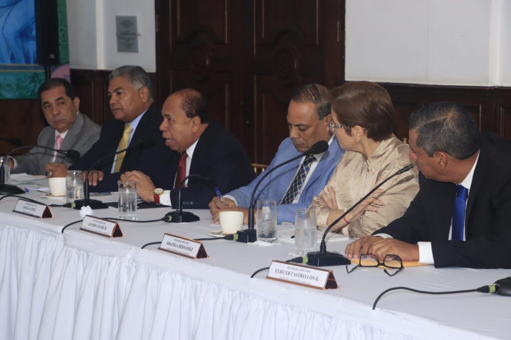 Presidente Mulino se reúne con jefes de bancadas de la Asamblea Nacional 4 IMG 20240906 WA0166
