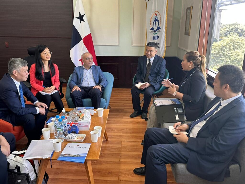 Delegación de la universidad Jiangsu Shipping College de China visita la UMIP para fortalecer colaboraciones académicas y tecnológicas 4 IMG 20241007 WA0108