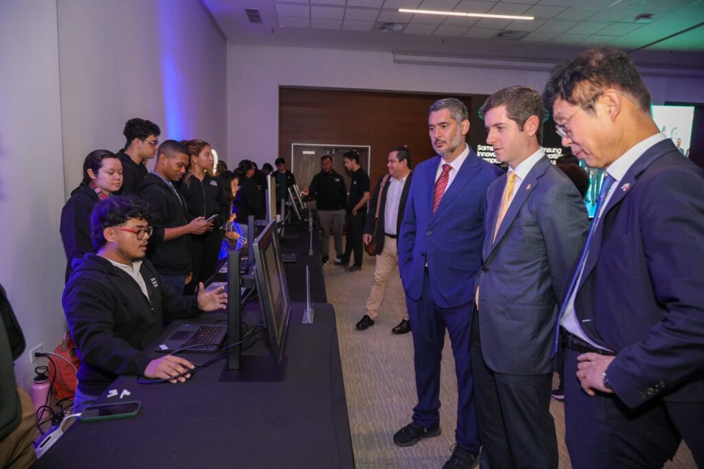 Samsung Innovation Campus culmina su cuarta edición en Panamá certificando a 130 jóvenes en Inteligencia Artificial 3 IMG 20241009 WA0321