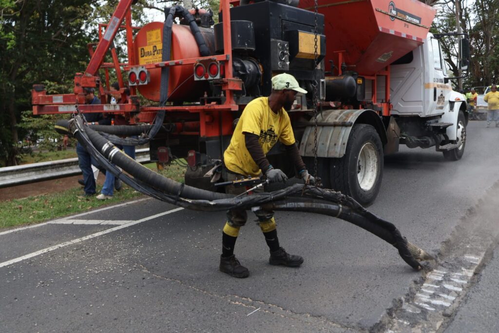MOP repara y habilita camiones Durapatcher para asfaltado rápido, que estaban abandonados 2 IMG 20250226 WA0160