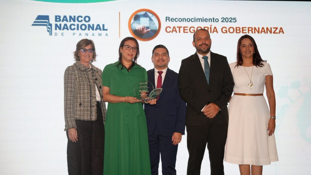 Gobernanza que inspira confianza: AmCham reconoce a Banconal por su liderazgo sostenible 4 IMG 20251010 WA0376