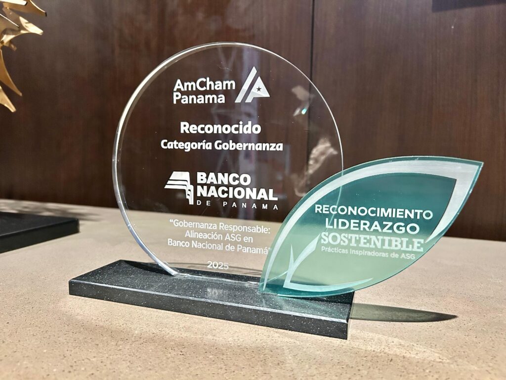 Gobernanza que inspira confianza: AmCham reconoce a Banconal por su liderazgo sostenible 3 IMG 20251010 WA0380