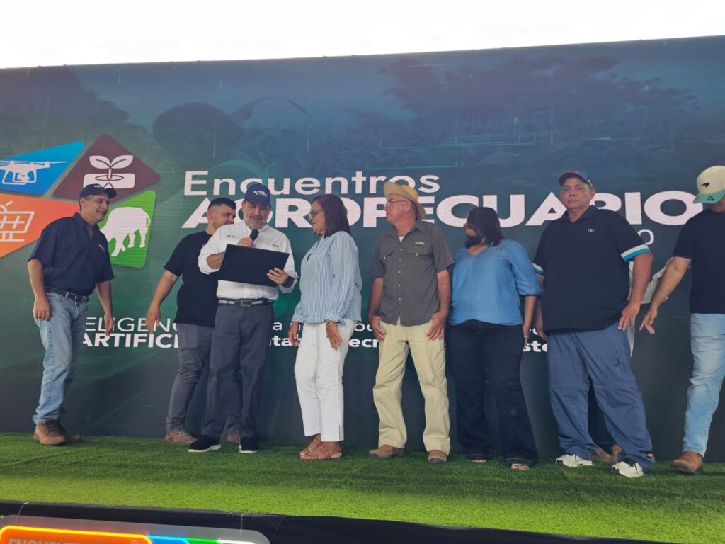 Primer Encuentro Agropecuario Banconal destaca el impacto de la inteligencia artificial en el sector 2 IMG 20260226 WA0223