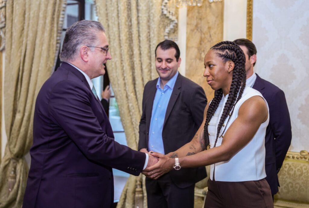 Presidente Mulino y ministro Orillac reciben a 'La Pantera', campeona de la UFC 3 IMG 20260526 WA0783