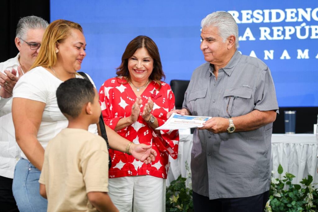 Presidente Mulino entrega nueva y última fase del proyecto Ciudad Esperanza beneficiando a 220 familias humildes 2 IMG 20260521 WA0266
