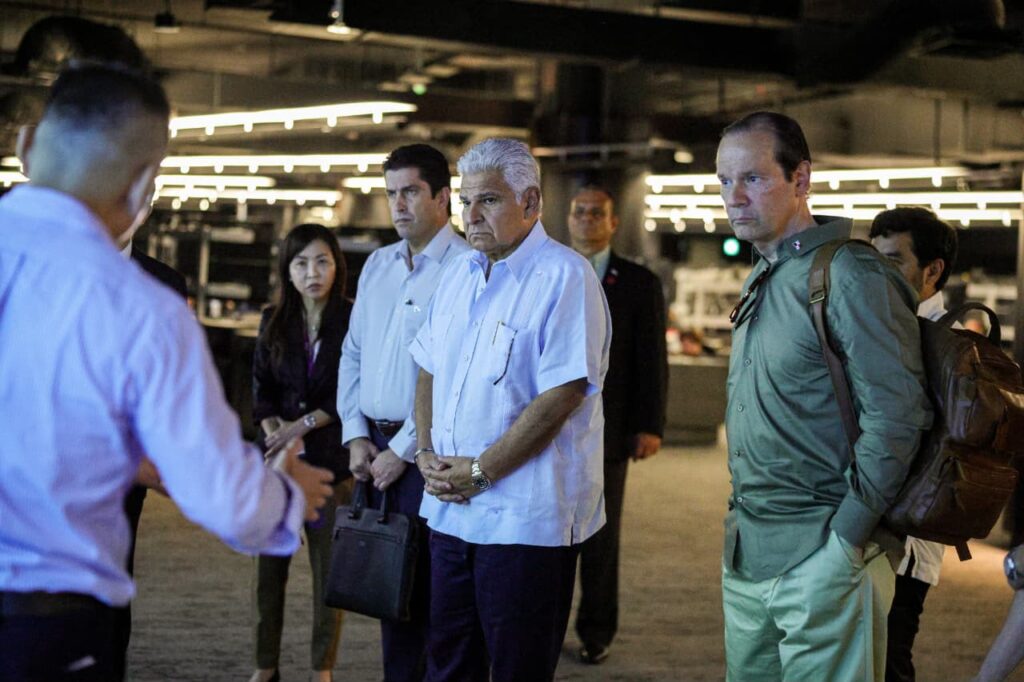 Mulino visita la terminal automatizada más grande del mundo: el puerto de Tuas, en Singapur 2 IMG 20261004 WA0042