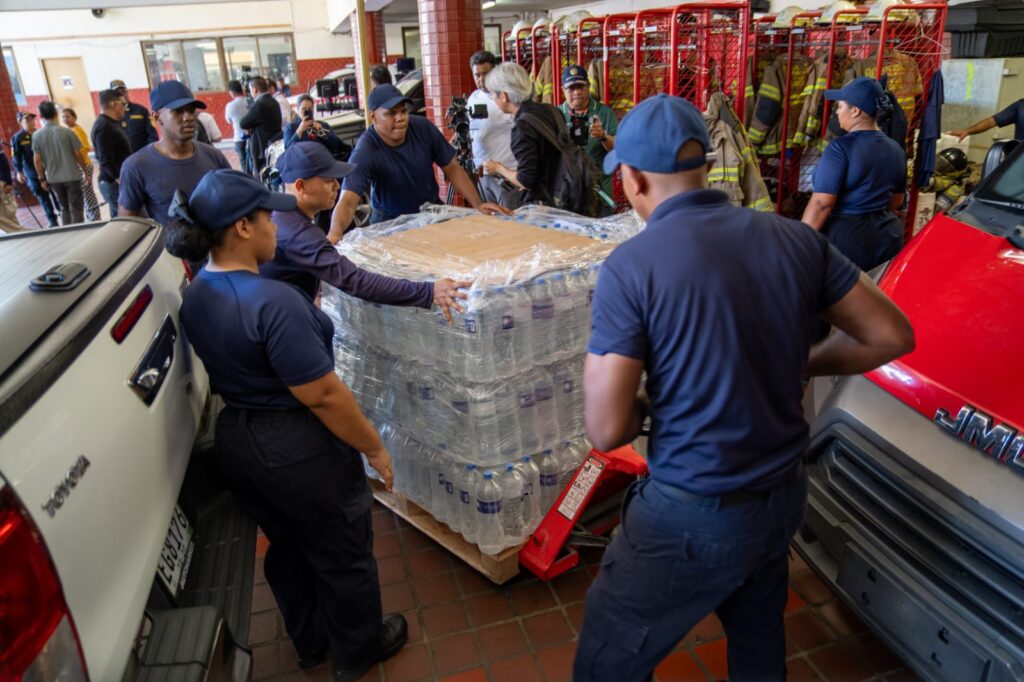 China entrega ayuda a los bomberos panameños que atienden la emergencia tras el terremoto 2 IMG 20261015 WA05411